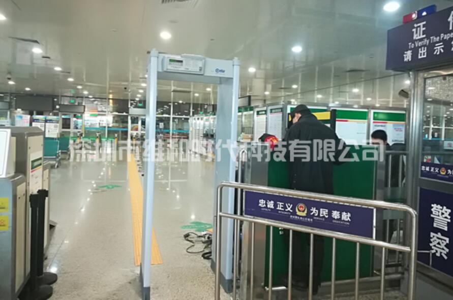 廠家技巧分享：如何選擇一臺高性價比手機安檢門 ？